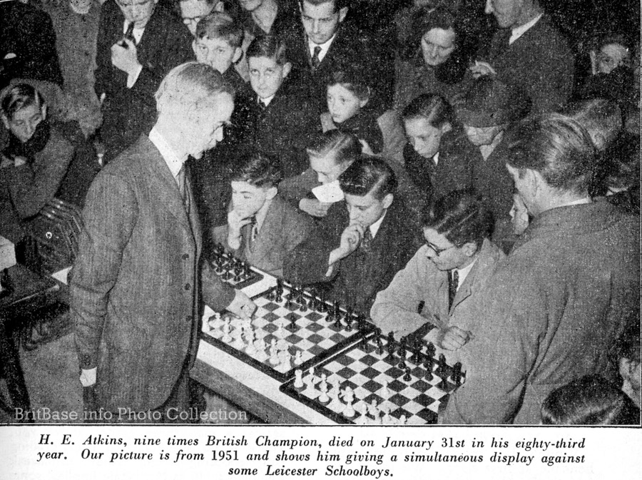 Alexander Alekhine plays blindfold chess against 64 German