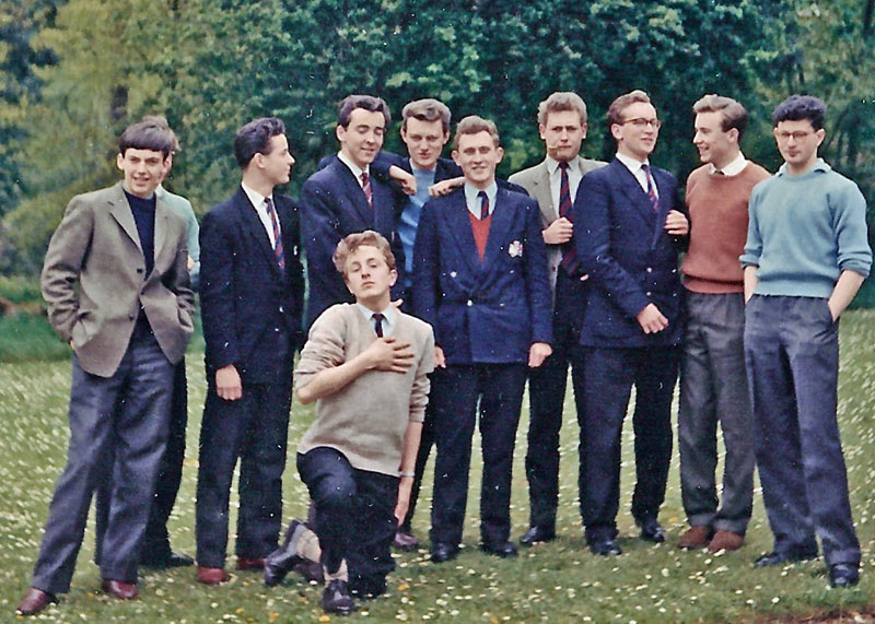 Tylers Wood residents 1960. Left to right: ?, ?, Mick Welch, Dingle (kneeling), Goose Walker, Tony Wood, Hume, P I F Thomas, Mark Forrester, John Bowman